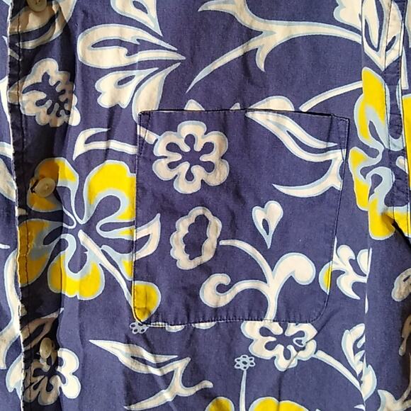 Structured short sleeve shirt . Size large - Picture 4 of 7